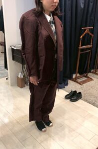 メンズスーツからレディースへのリメイク事例