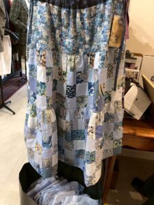 完成したパッチワークスカートの画像