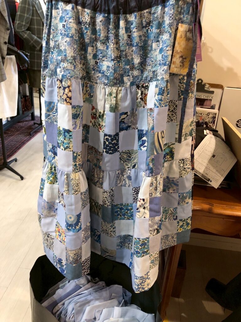 完成したパッチワークスカートの画像