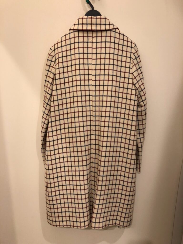 お直しする前のコートの画像