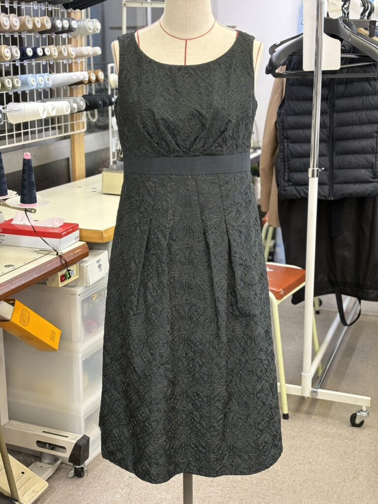 お直し中のワンピースの画像