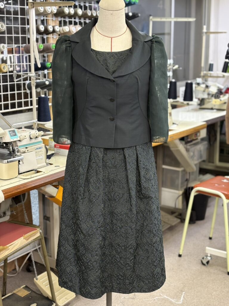 お直し中のワンピースの画像